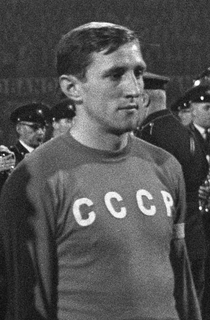 Albert Sesternéyov