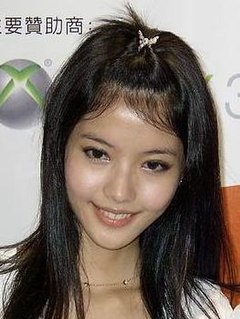 Chloe Wang>