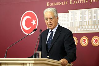 Osman Faruk Loğoğlu>