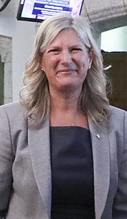Leona Alleslev