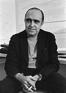 Oscar Niemeyer>