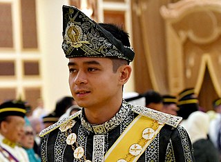 Tengku Hassanal Ibrahim>